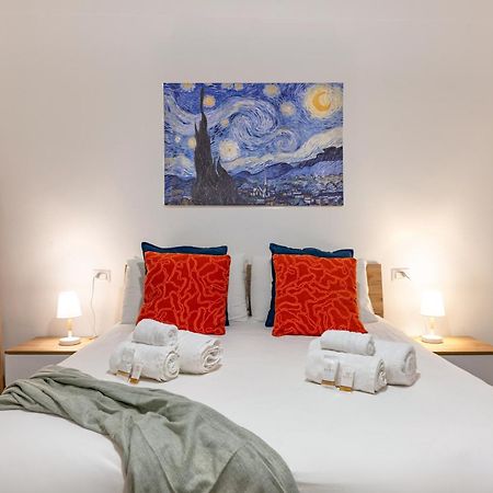 Modern Stone Apartment In The Heart Of Bari Exteriér fotografie