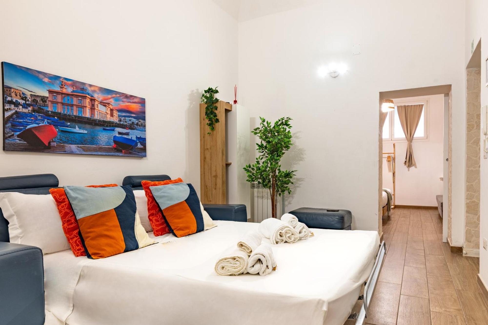 Modern Stone Apartment In The Heart Of Bari Exteriér fotografie